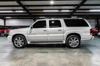 2003-Cadillac-Escalade-White Diamond Pearl-3GYFK66N33G294143-34.jpg